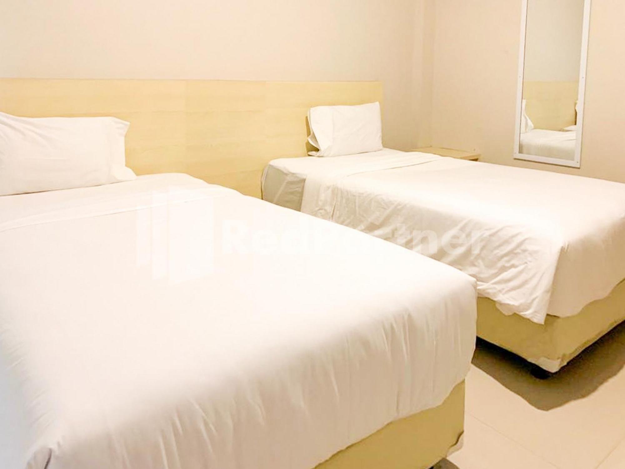 Hotel Andono Near Yia Mitra Reddoorz Temon Екстериор снимка